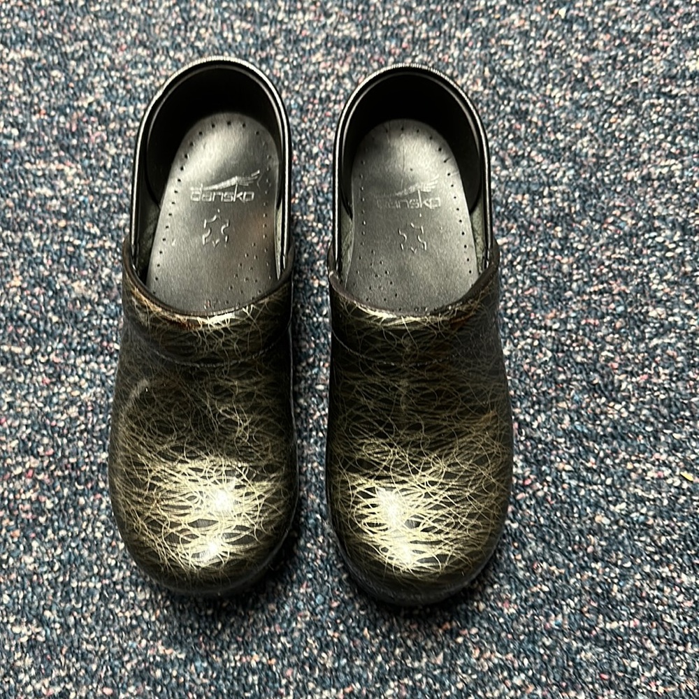 Dansko Clogs size 37 (women’s 6.5)